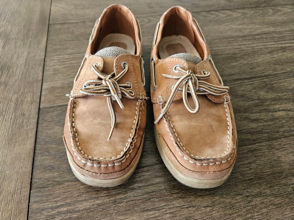 Women's Eurostep "On Deck" Tan and Brown Leather Boat Shoes Size 8 Moccasin Toe